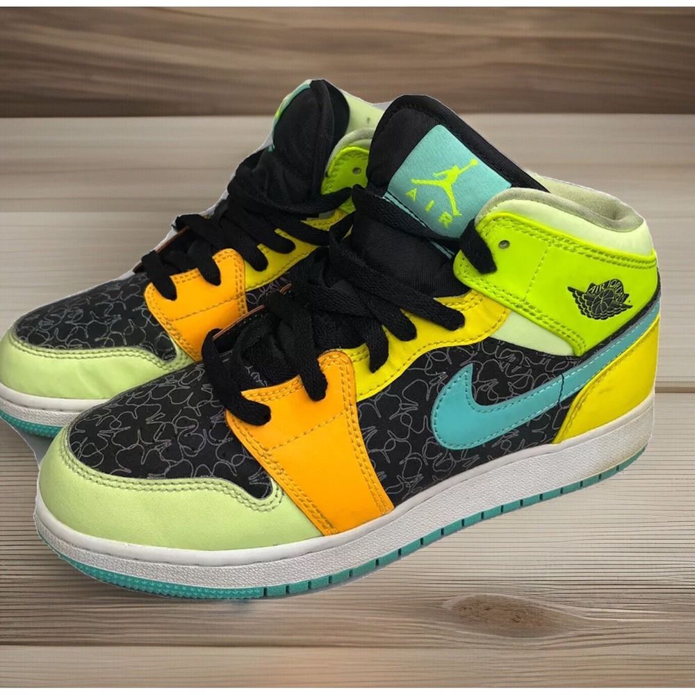 Nike Air Jordan 1 Mid SE Aurora Green GS 6Y Womens 7.5 Sneakers BQ6931-037 AJ1